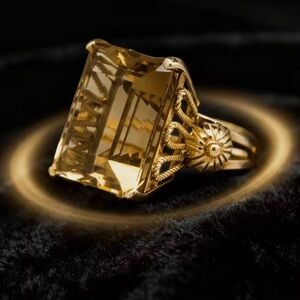 Elegant Gold-Toned Statement Ring